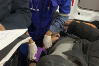 Фотография к новости: Парализованного алматинца вынесли из дымящейся квартиры пожарные 