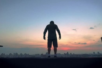 Фотография к новости: Полицейские спасли мужчину от суицида в Нур-Султане