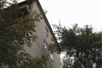 Фотография к новости: Мужчина разбился насмерть, пытаясь залезть в свой дом без ключей, в Экибастузе