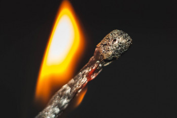 Фотография к новости: Мужчина облил жену бензином и поджег в Нур-Султане