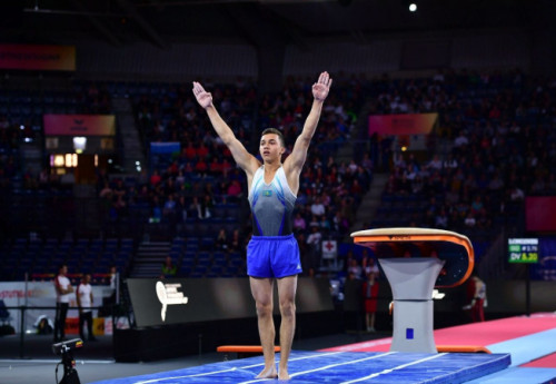 Фотография к новости: "Оправдал надежды" - тренер об успехе гимнаста Милада Карими на ЧМ в Германии 