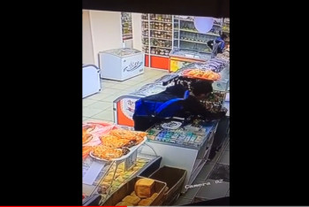 Фотография к новости: "Аккуратный" вор попал на камеру в Павлодаре 