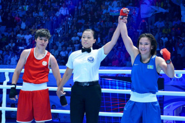 Фотография к новости: Дина Жоламан вышла в 1/4 финала ЧМ по боксу