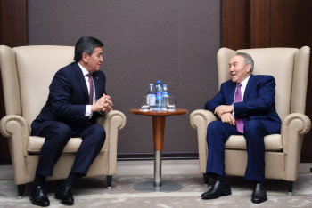 Фотография к новости: Елбасы встретился с президентом Кыргызстана