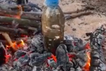 Фотография к новости: Глава комитета по водным ресурсам РК показал, как очистить воду на углях