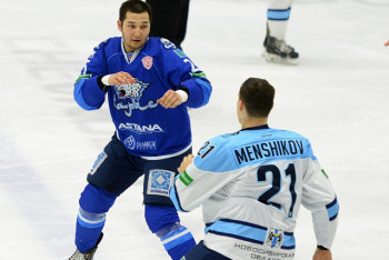 Фотография к новости: Дамир Рыспаев избил до крови хоккеиста в Перми   