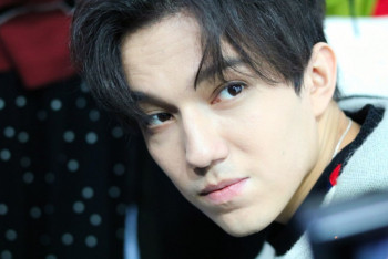 Фотография к новости: "Ты такой роскошный!": китаянка засмущала Димаша пылкими фразами на русском