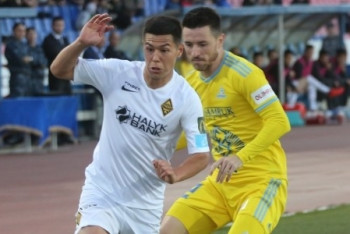 Фотография к новости: Массовую потасовку во время матча устроили игроки "Астаны" и "Кайрата"