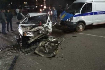 Фотография к новости: Пьяный автовладелец врезался в полицейскую машину в Караганде