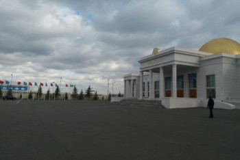 Фотография к новости: Кто встречал Александра Лукашенко в аэропорту Нур-Султана