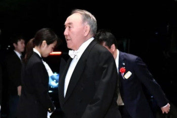 Фотография к новости: Новые фото Назарбаева во фраке появились в сети 