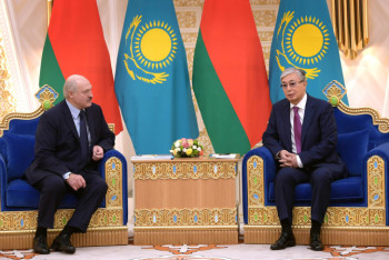 Фотография к новости: Токаев провел переговоры с Лукашенко в узком составе