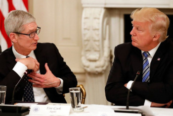 Фотография к новости: Трамп пожаловался главе Apple на новый iPhone