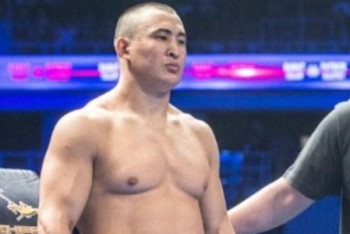 Фотография к новости: Небитый казахстанский супертяж впервые не смог выиграть нокаутом