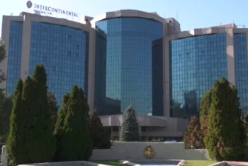 Фотография к новости: На два месяца арестовали отца, подозреваемого в убийстве дочери в пятизвездочном отеле Алматы