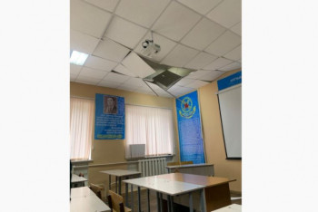 Фотография к новости: Потолок упал на преподавателя ЕНУ в Нур-Султане