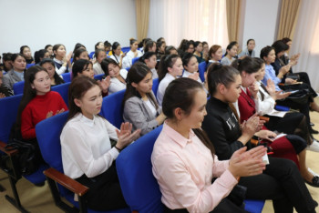 Фотография к новости: Алматинским студентам рассказали о духовных истоках и силе казахского кюя