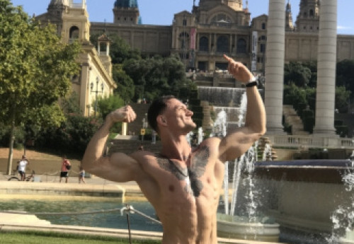 Фотография к новости: Бодибилдер из Актобе выступил на турнире Арнольда Шварценеггера 