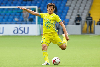 Фотография к новости: Защитник "Астаны" ударом через себя забил шикарный мяч в ворота "Окжетпеса"