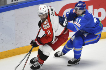 Фотография к новости: "Барыс" дома уступил "Автомобилисту" в овертайме