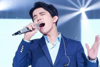 Фотография к новости: Как иностранцы реагируют на Димаша Кудайбергена