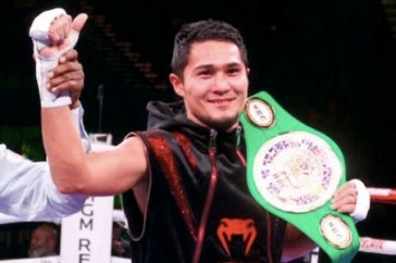 Фотография к новости: Непобежденный казахстанец выиграл бой за титул WBC 