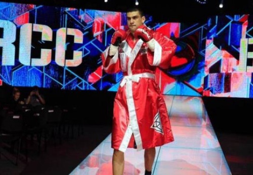 Фотография к новости: Тищенко нокаутировал казахстанского боксера Акбербаева