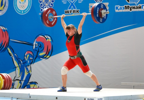 Фотография к новости: Казахстанка завоевала "золото" международного турнира по тяжелой атлетике 
