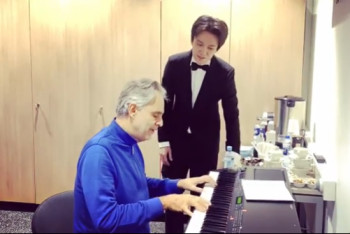 Фотография к новости: Димаш Кудайберген и Андреа Бочелли спели Besame mucho