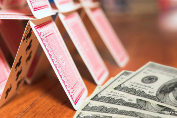 Фотография к новости: Жительницы Кокшетау стали жертвами "финансовой пирамиды", основательница скрылась