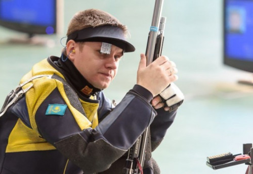 Фотография к новости: Казахстанский стрелок на чемпионате Азии завоевал олимпийскую лицензию