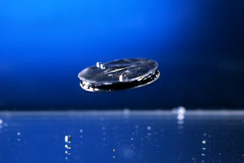 Фотография к новости: Плавающий металл изобрели в США