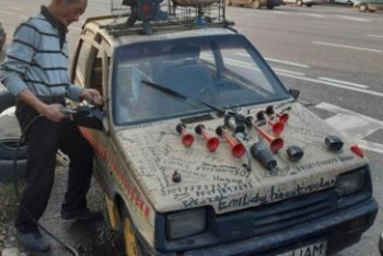 Фотография к новости: Машина на дровах удивила пользователей Казнета