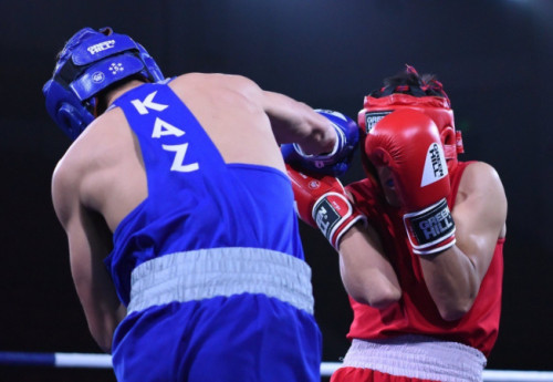 Фотография к новости: Мужская молодёжная сборная Казахстана по боксу стартовала с побед на чемпионате Азии