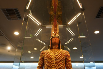 Фотография к новости: Нацмузей РК представил "Золотого человека" в Афинах