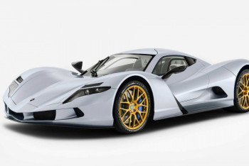 Фотография к новости: Самый мощный и быстрый серийный суперавтомобиль представили в Дубае