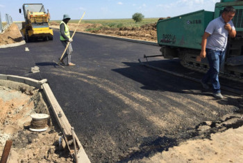 Фотография к новости: Отремонтировано 411 километров дорог местного значения в Акмолинской области