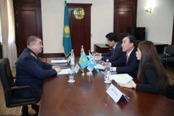 Фотография к новости: Глава МВД встретился с президентом Интерпола