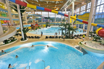 Фотография к новости: Около двух тысяч человек эвакуировали из аквапарка в Москве из-за угрозы взрыва