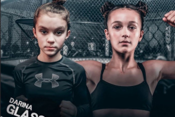 Фотография к новости: Поединок ММА между 12-летними девочками прошел в США