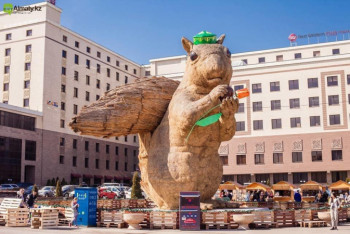 Фотография к новости: "Это недоразумение и неправда" – управление культуры о демонтаже Белки в Алматы