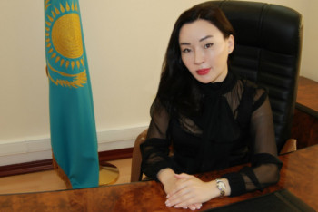 Фотография к новости: Законность назначения экс-сотрудника МОН Каирбековой ректором вуза просит проверить сенатор 