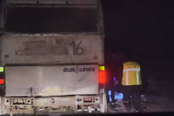 Фотография к новости: Автобус с детьми застрял на трассе в ВКО из-за замерзшего дизтоплива