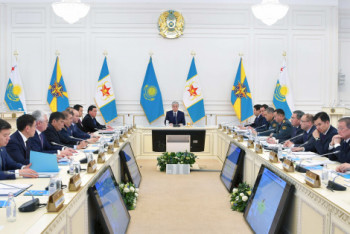 Фотография к новости: Токаев принял участие в стратегических командно-штабных учениях