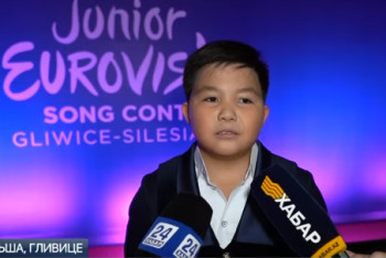 Фотография к новости:  Смена костюмов, балет, красивый реквизит или каким будет выступление Ержана Максима на Junior Eurovision