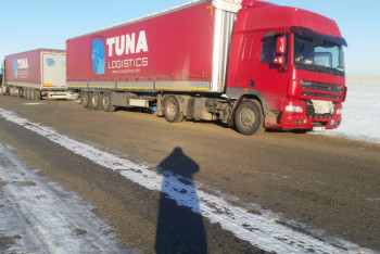 Фотография к новости: Турецкие дальнобойщики застряли на трассе в СКО