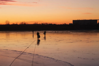 Фотография к новости: Мужчина провалился под лед во время катания на коньках на водоеме в ЗКО