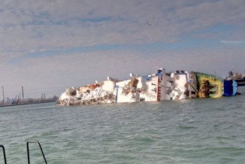 Фотография к новости: В Черном море перевернулось судно, перевозившее 14 тысяч овец