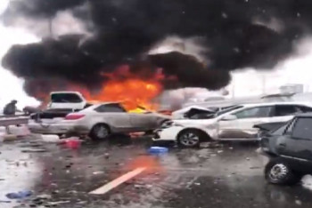 Фотография к новости: Массовая авария под Шымкентом: столкнулись четыре авто, 15 пострадавших