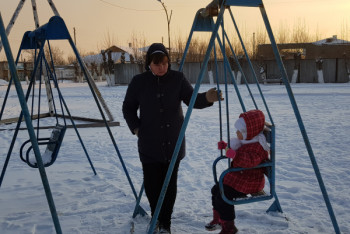 Фотография к новости: "Смерть моей дочери – на твоей совести". Мать погибшего в Кокшетау младенца намерена лишить врача диплома